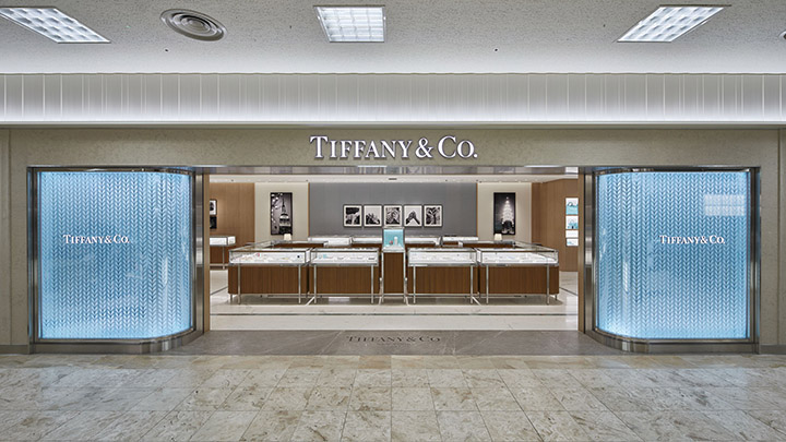 京都のジュエリーストア 烏丸通り Tiffany Co